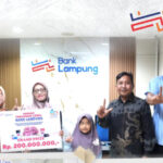Bank Lampung Serahkan Grand Prize Hadiah Undian Simpeda Lokal