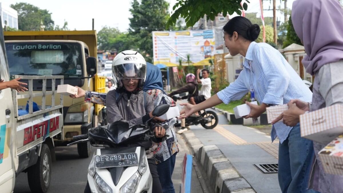 Bank Lampung Berbagi Takjil, Digelar Serentak di Seluruh Kantor Operasional