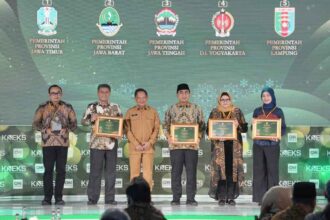 Komitmen Kembangkan Ekonomi Syariah, Lampung Raih Tiga Penghargaan dari KNEKS