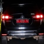 Mobil Plat Merah Diduga Milik Instansi di Pesisir Barat Viral Usai Terekam Nganar di Tanggamus