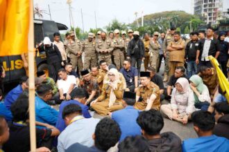 Temui Pendemo PMII, Wagub Jihan Tegaskan Pemprov Siap Tindak Lanjuti Aspirasi
