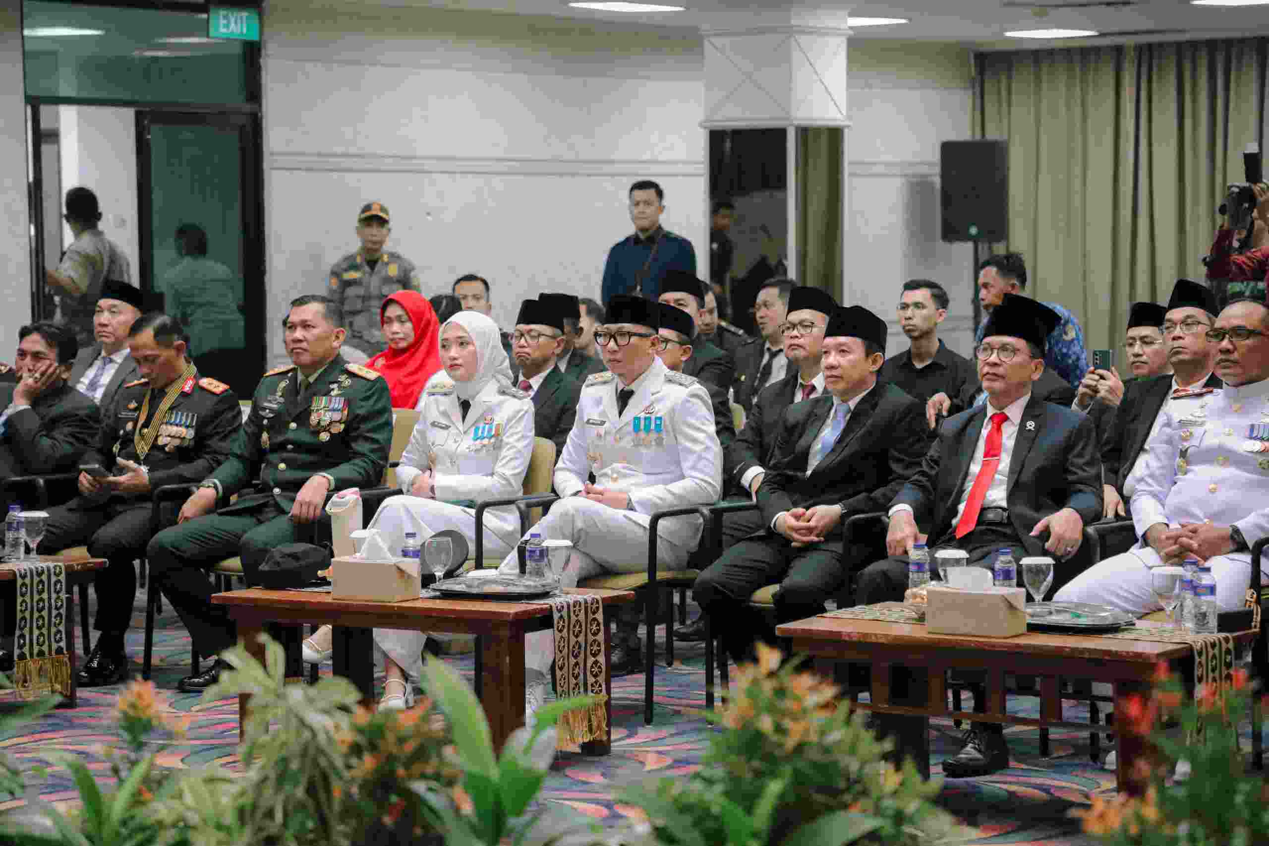 Gubernur Mirza dan Wagub Jihan Saksikan Detik-Detik Proklamasi Secara Virtual