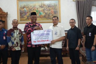 Bank Lampung Hadirkan CSR, 4 Kontainer Sampah Disalurkan ke Lamteng