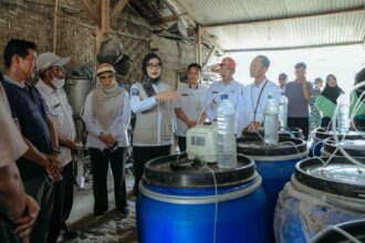 Kunjungi Lamteng, Wagub Jihan Nurlela Ajak Petani Beralih ke Pupuk Hayati Cair
